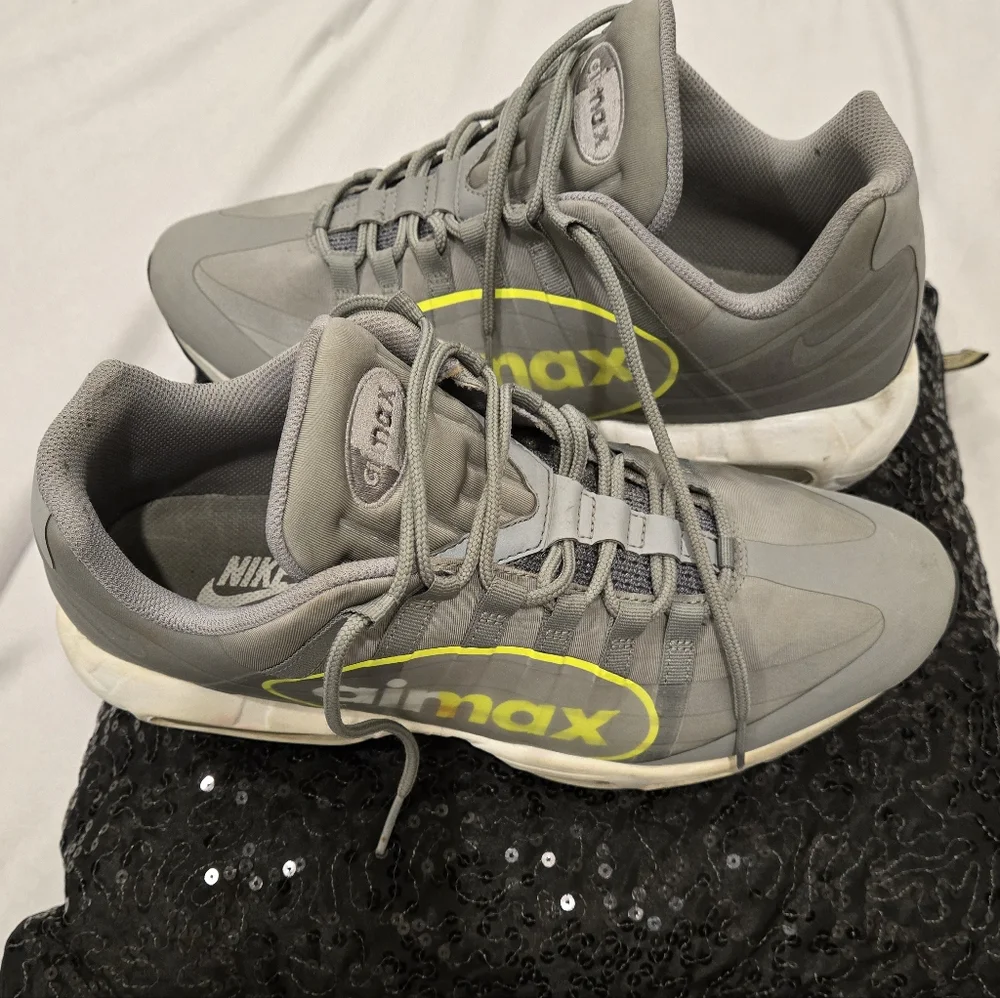 Nike Gray and Yellow Men's Shoes‎